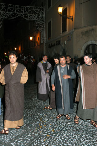 gli apostoli alatri venerdi santo 2005