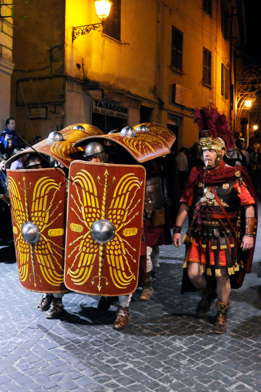 passione-vivente-soldati-romani-venerdi-santo-alatri-2011